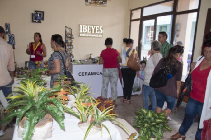 XIV edición de la feria artesanal Arte para mamá. / Foto: Januar Valdés Barrios