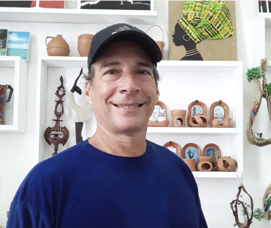 Daniel Monteagudo Cruz, presidente de la Asociación Cubana de Artesanos Artistas en Villa Clara