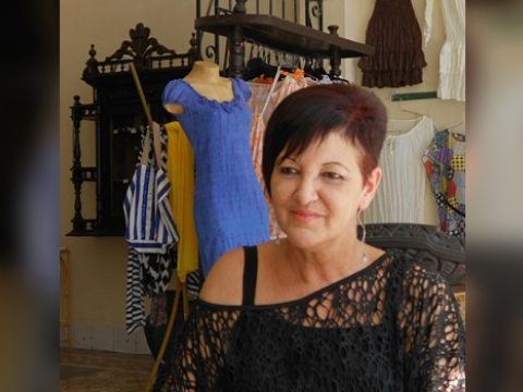 Entre los creadores que participarán en Exuberarte resalta la diseñadora cienfueguera Lourdes Trigo./Foto: Centro de Documentación